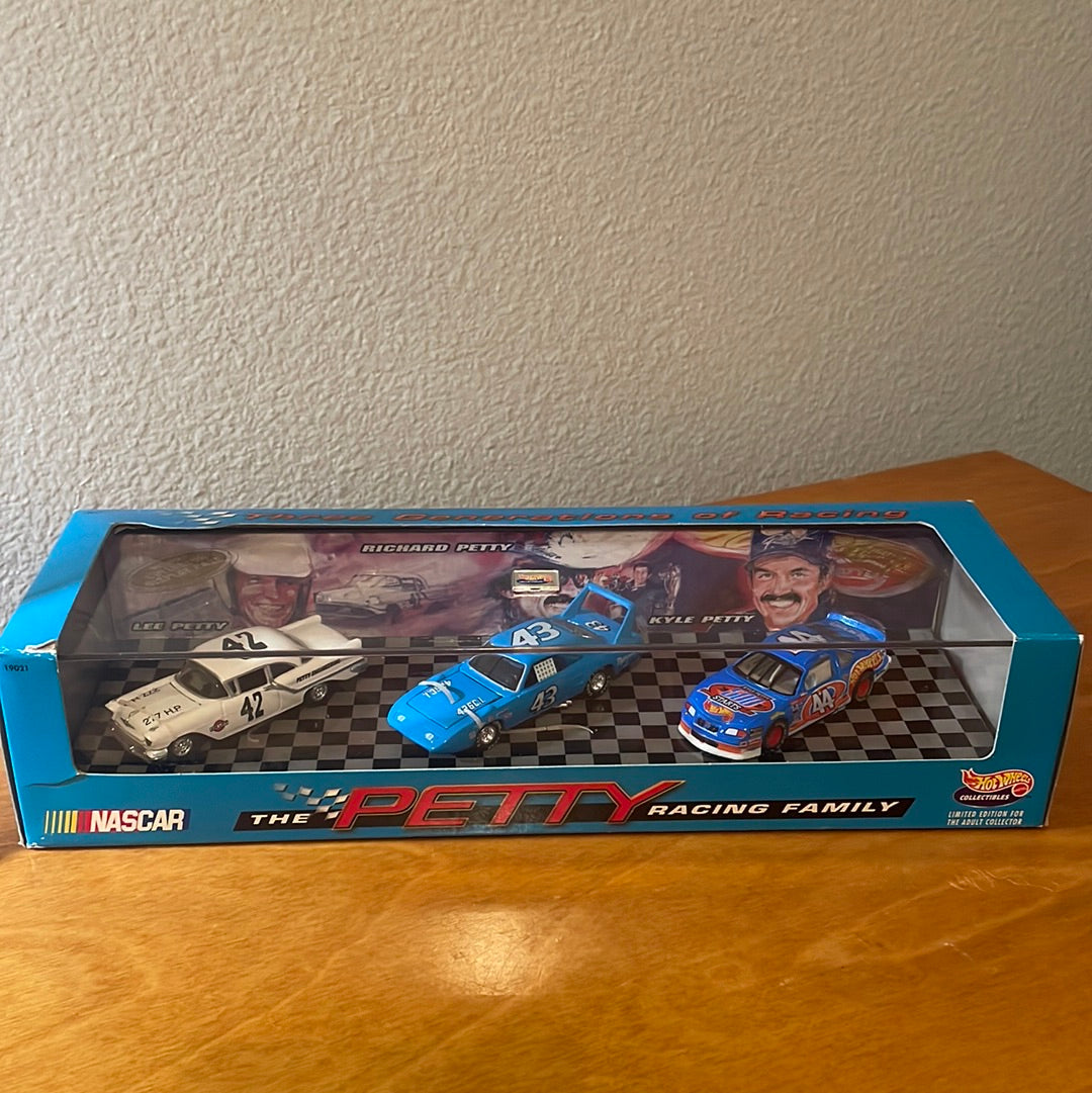 1998 NASCAR The Petty Racing Family - HotWheels Collectables