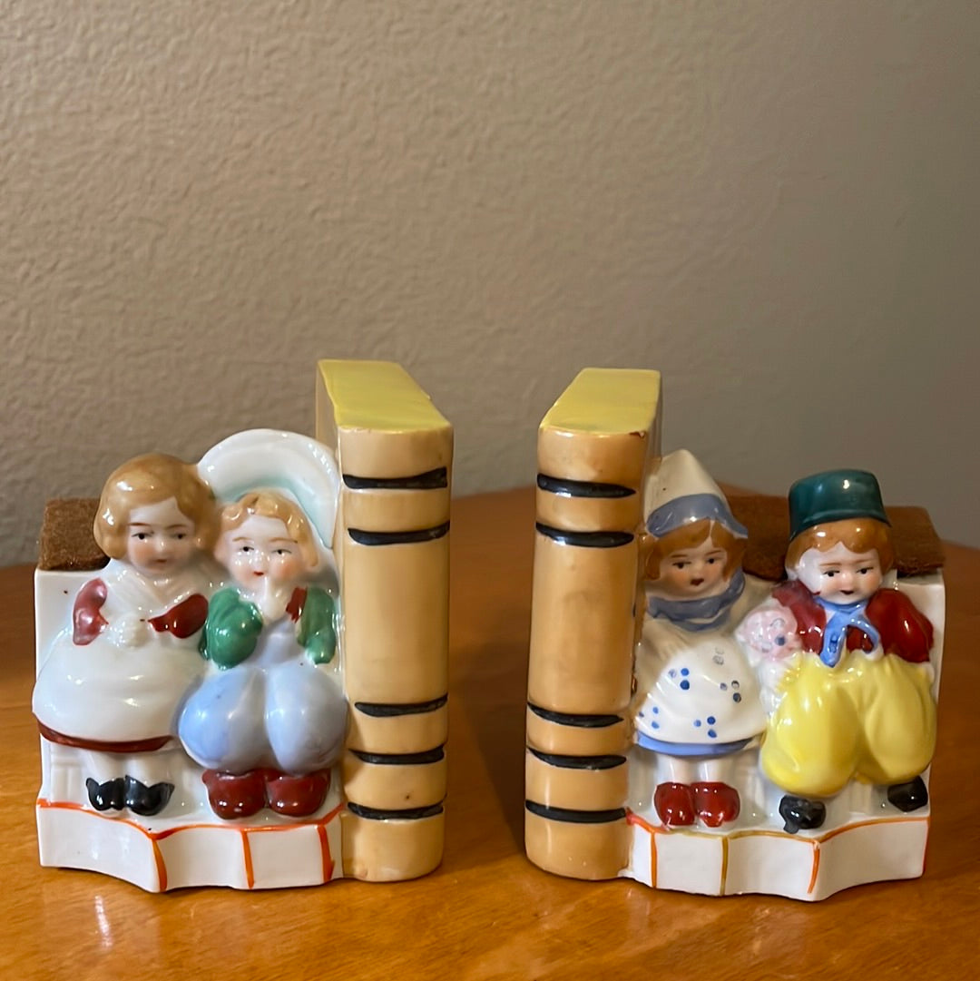 Bookends - Dutch kids Ceramic