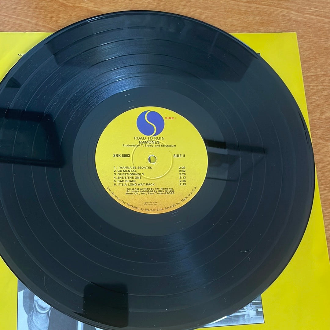 Ramones - Road To Ruin (C) 1978 Sire Records, Inc.