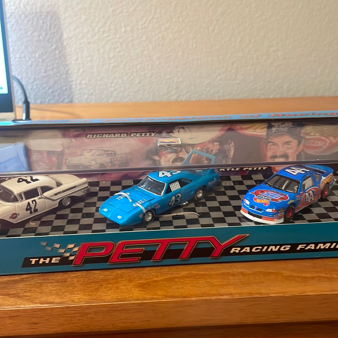 Petty Racing Family, Lee - Richard - Kyle, outlet #42/43/44 1997 Hot Wheels