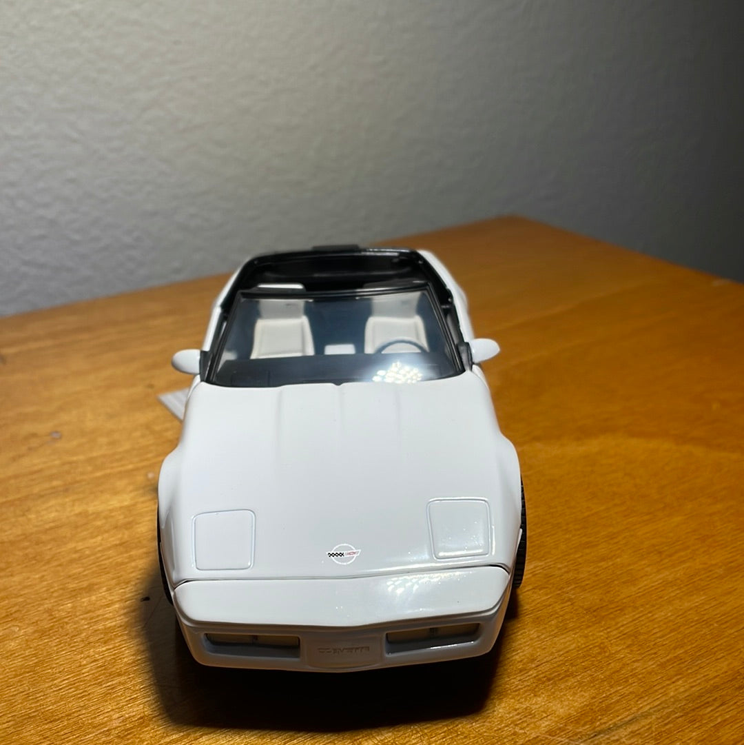 1988 Corvette - 1:24 Scale Die-Cast Replica