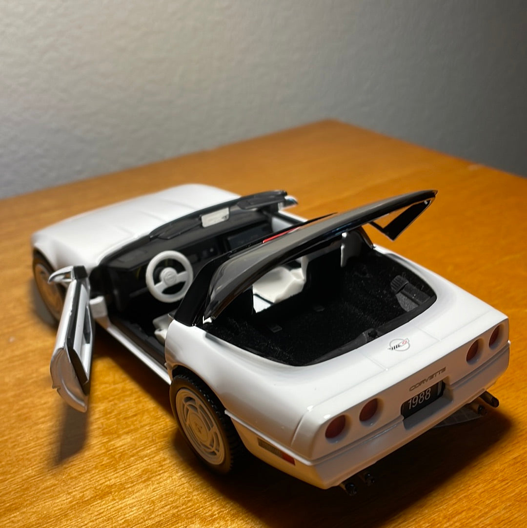 1988 Corvette - 1:24 Scale Die-Cast Replica