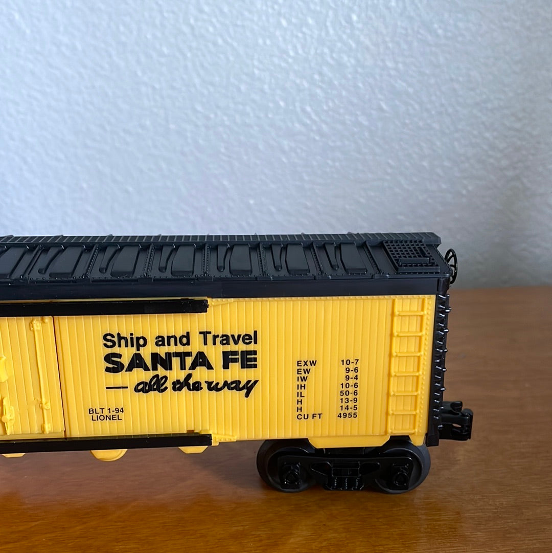 Lionel Santa Fe Reefer Box Car - Model No. 70-5713-200