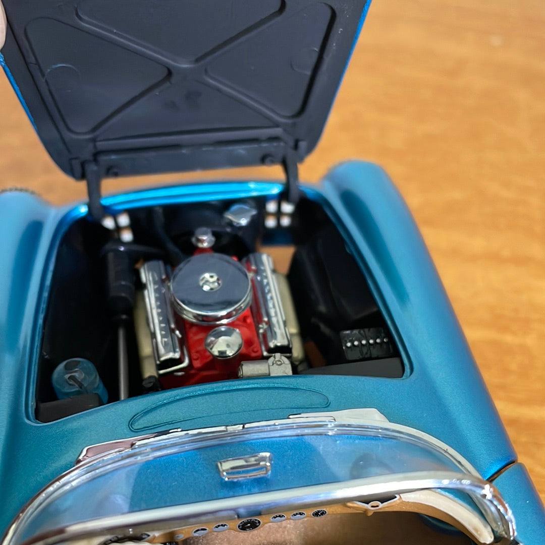 1955 Corvette - 1:24 Scale Die Cast Replica