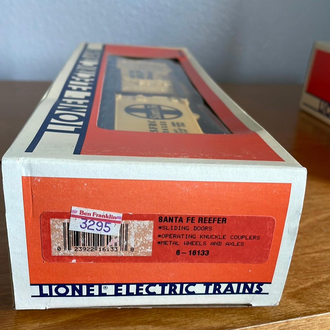 Lionel Santa Fe Reefer Box Car - Model No. 70-5713-200