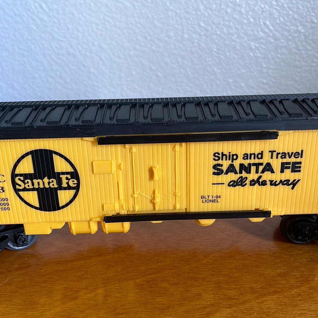 Lionel Santa Fe Reefer Box Car - Model No. 70-5713-200